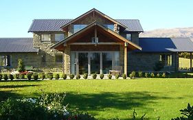 Golfcourse Road Chalets And Lodge